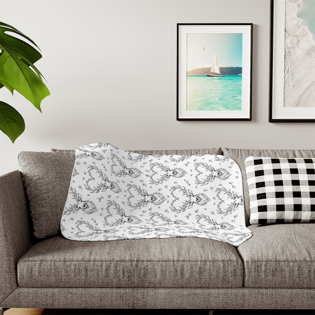 Cozy Reversible Sherpa Blanket – Two-Color Faux Fur Throw Hearts and Antlers